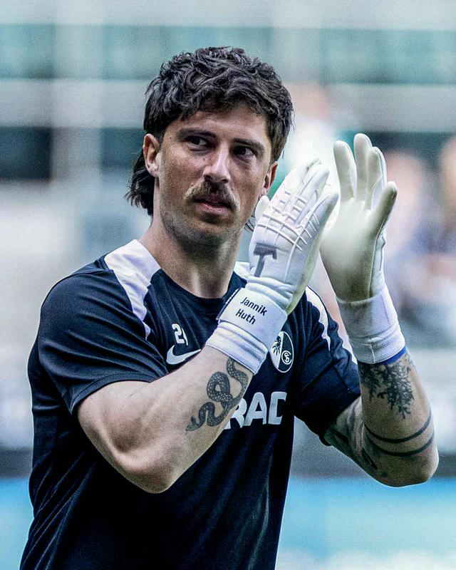 Jannik Huth